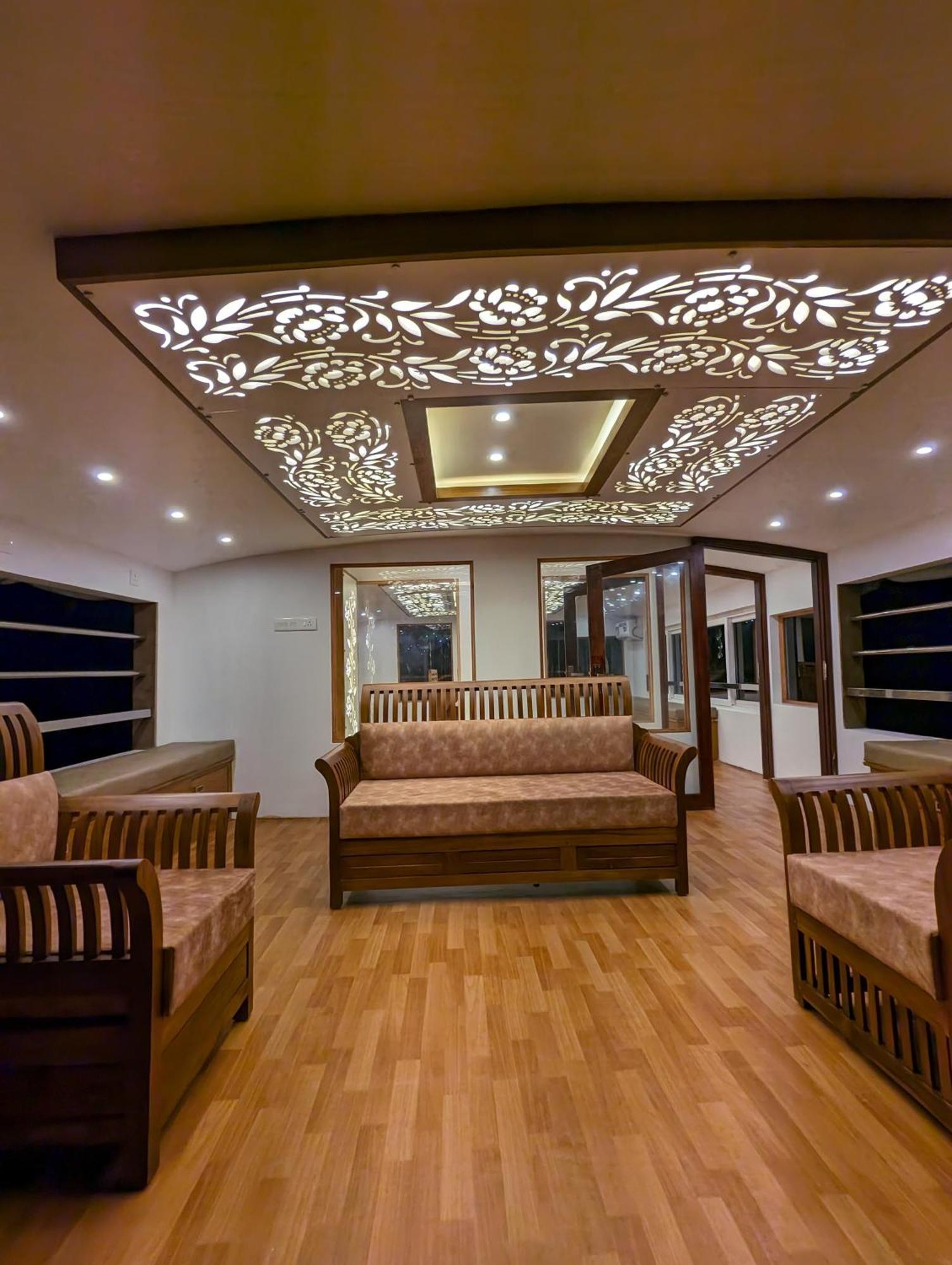 Grand Villa Houseboat Kumarakom Exterior photo