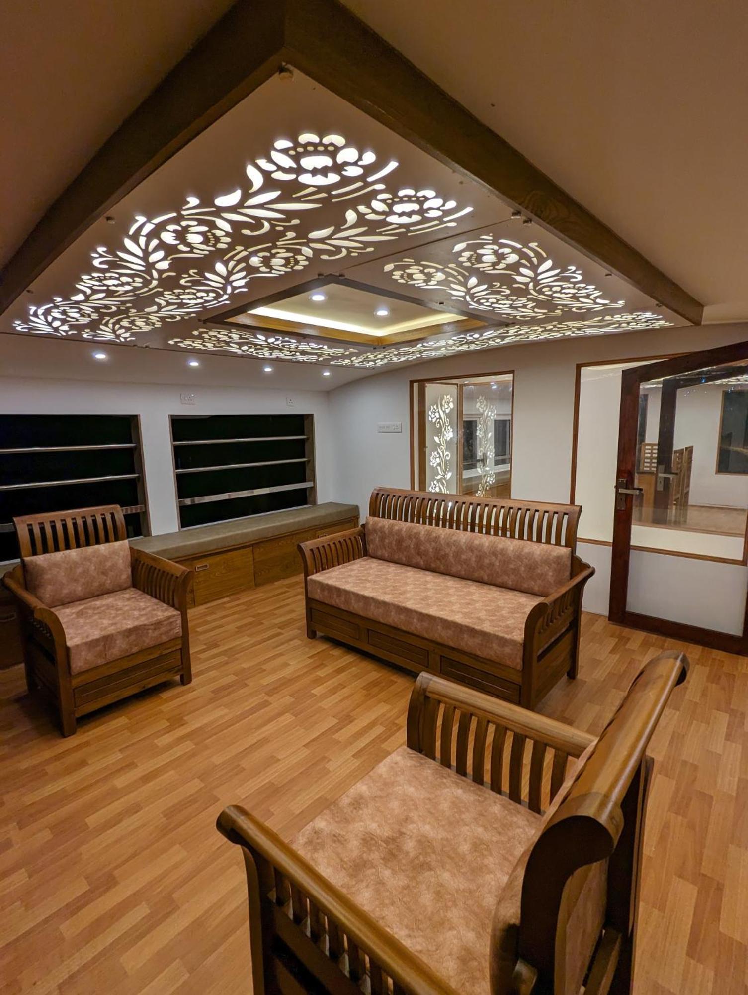 Grand Villa Houseboat Kumarakom Exterior photo